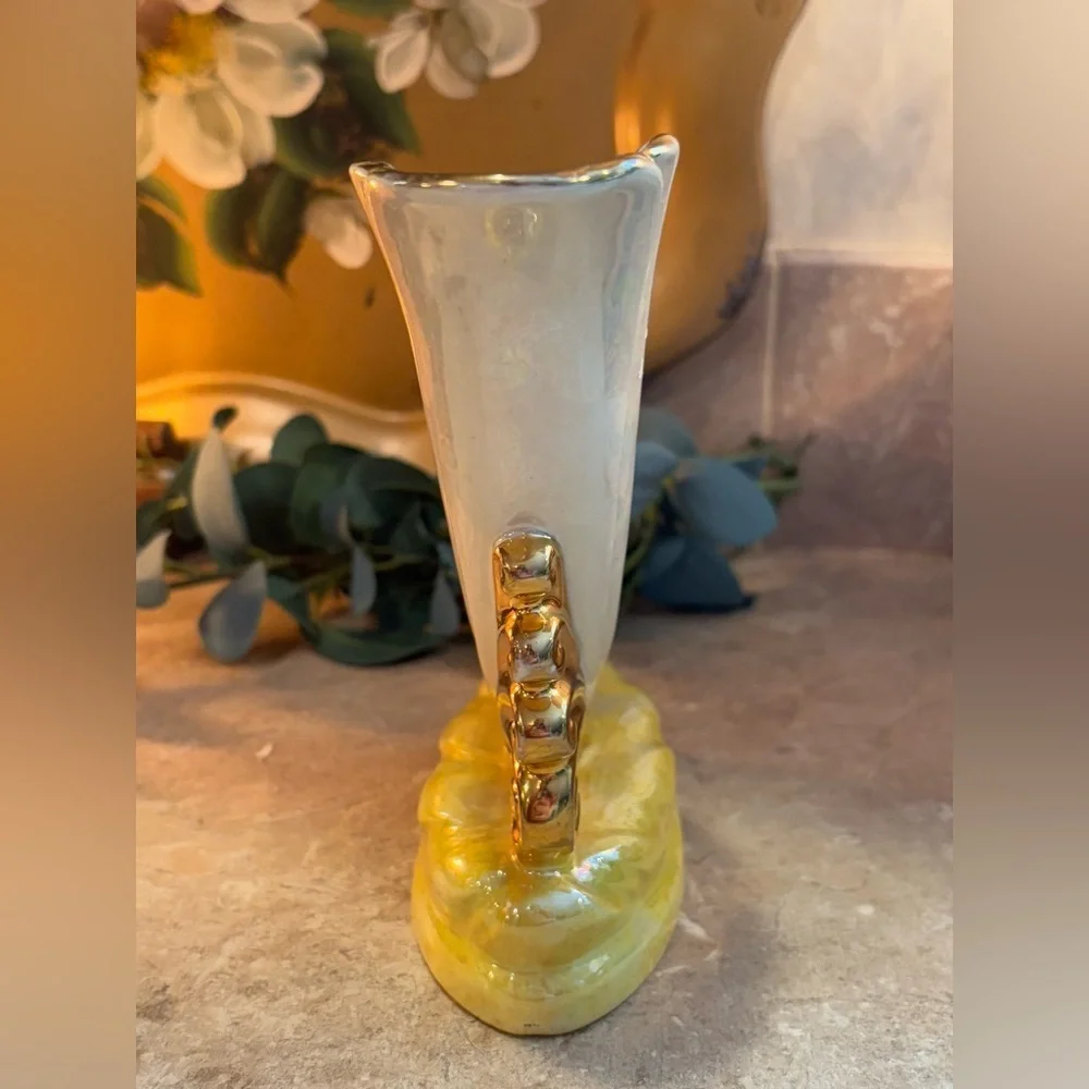 Vintage Horn O' Plenty Cornucopia Vase, Creamy White, 1940s Era